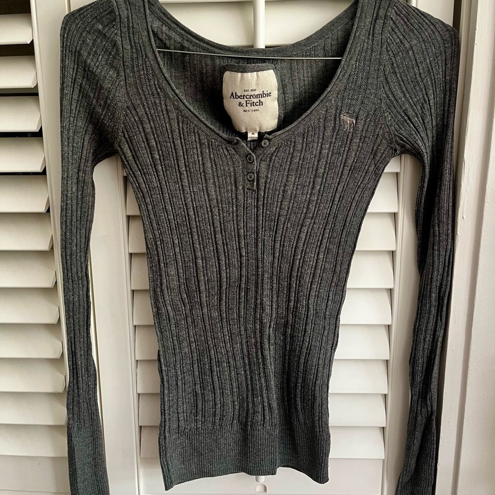 Vintage 2000s Abercrombie & Fitch Gray Ribbed Women's Top